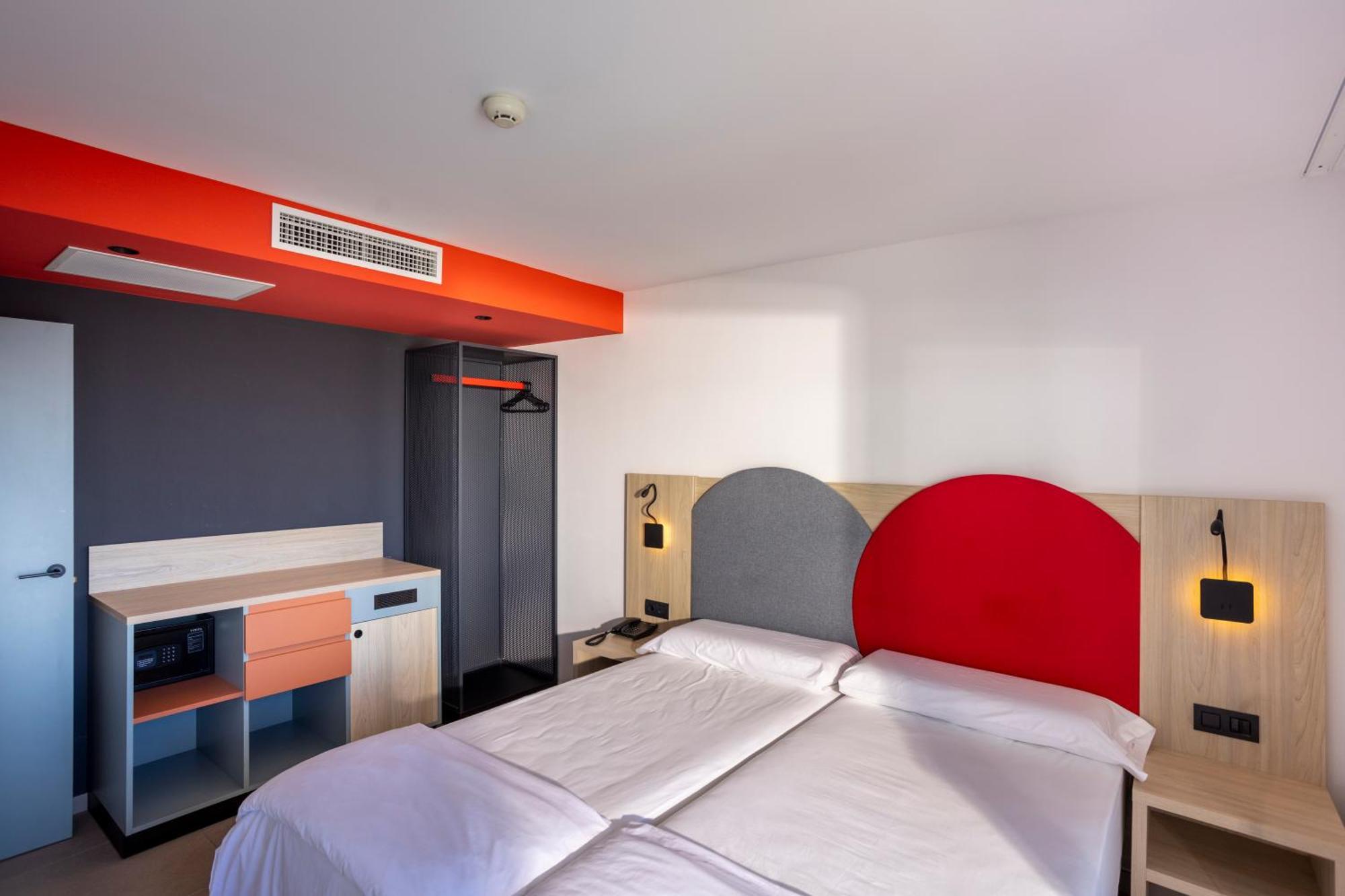 Sholeo Gigantes (adults Only) 3*